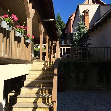 Nyaraló Sakka House *